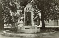 Reliefs des Lutherbrunnens in Mansfeld, Lutherdenkmal Mansfeld, Lutherbrunnen Mansfeld; Postkarte Lutherdenkmal, Lutherdenkmal, Luther Briefmarken, Martin Luther, Luther-Denkm&auml;ler, Lutherdenkm&auml;ler, Martin Luther Denkmal