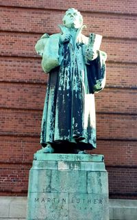 Martin Luther Denkmal in Hamburg; Postkarte Lutherdenkmal, Lutherdenkmal, Luther Briefmarken, Martin Luther, Luther-Denkm&auml;ler, Lutherdenkm&auml;ler, Martin Luther Denkmal